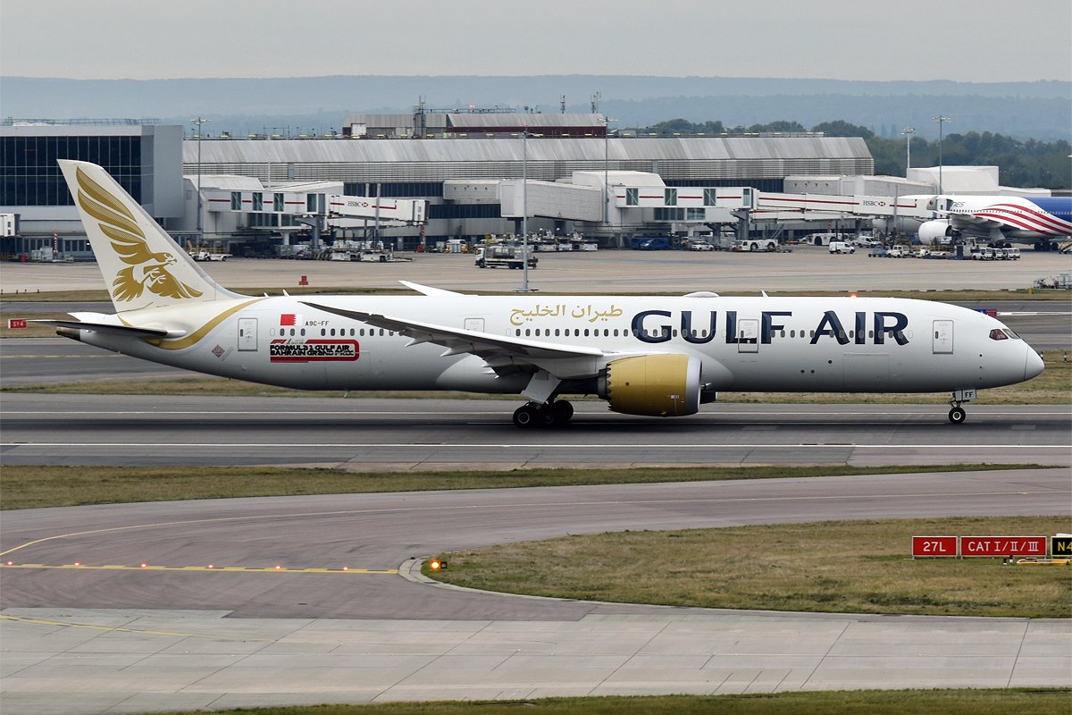Gulf Air Boeing 787 Dreamliner on the runway